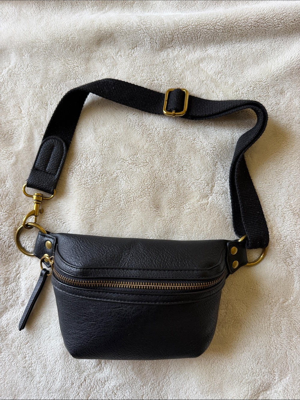 Universal Thread Black Leather Belt Bag with Gold Hardware - Picture 1 of 4